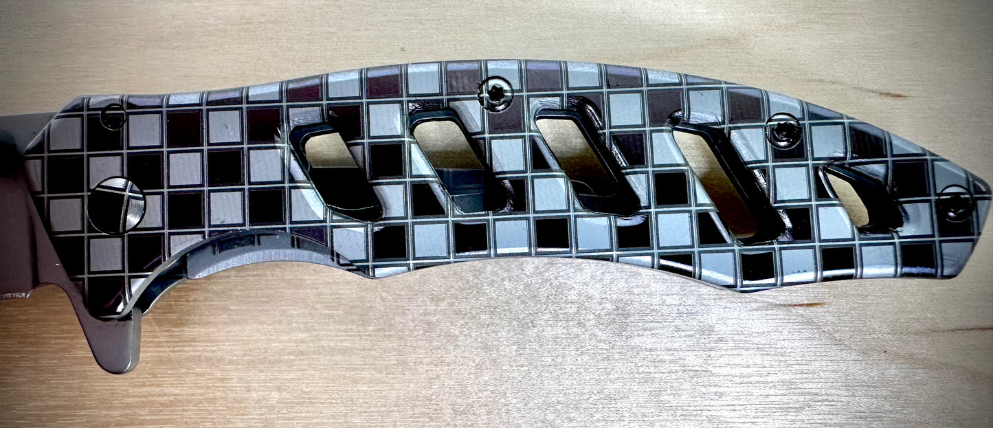 Gordon - Sand Blasted - Checkered Frame - Length 7 1/8 In
