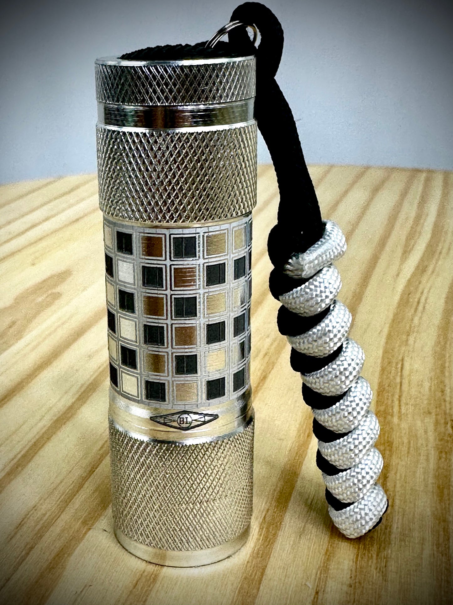 Flashlight - Small Squares Checkered Flag - Silver