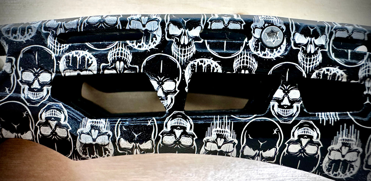 EMTHiii - Cleaver - Skulls and Lanyard - Length 7 3/4 In