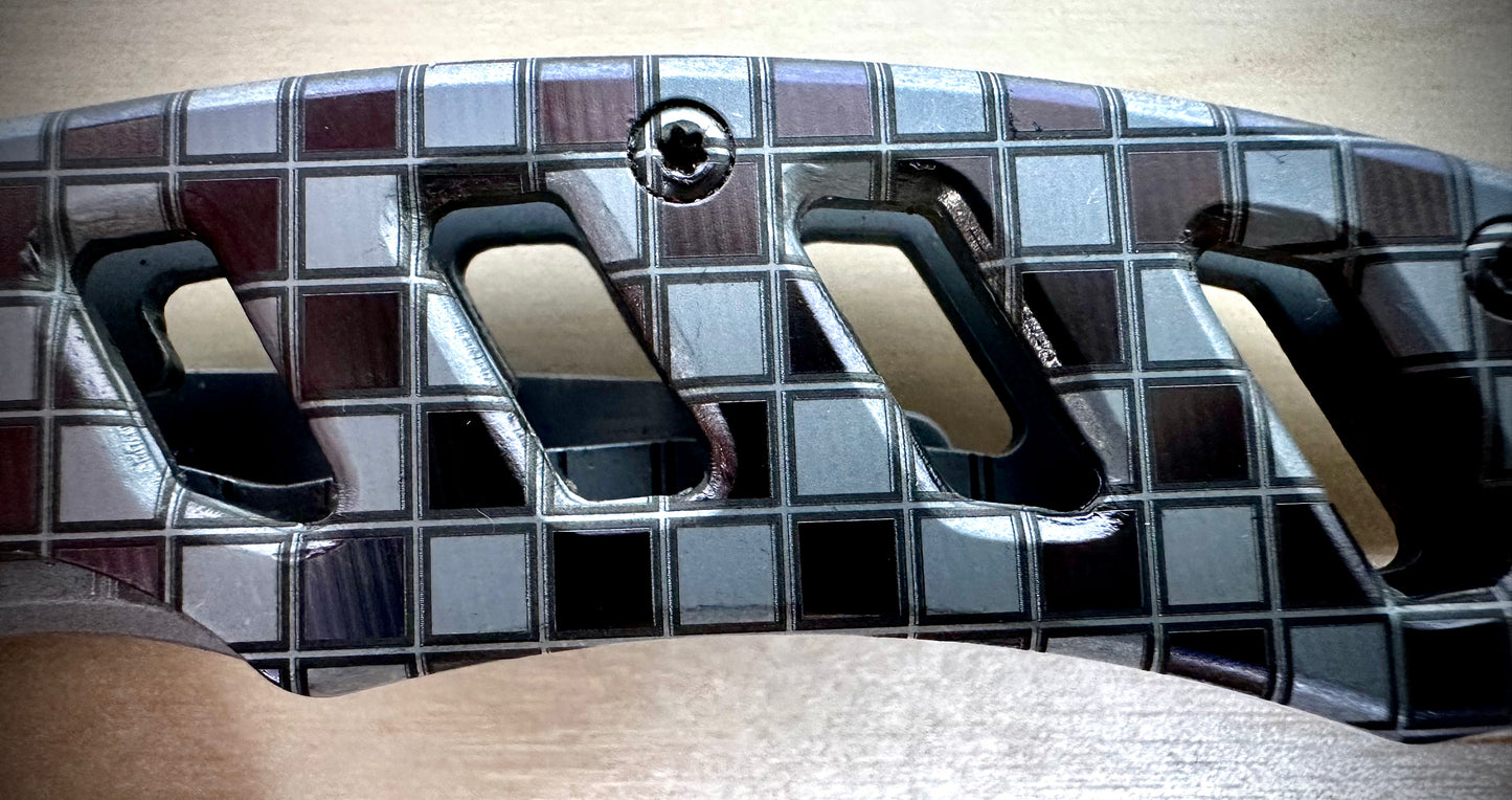 Gordon - Sand Blasted - Checkered Frame - Length 7 1/8 In