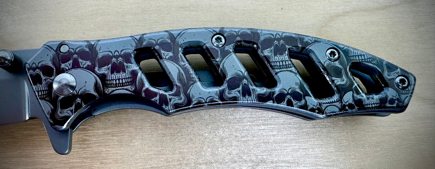 Gordon - Skeleton Style - Sand Blasted - Skulls - Length 7 1/8 In