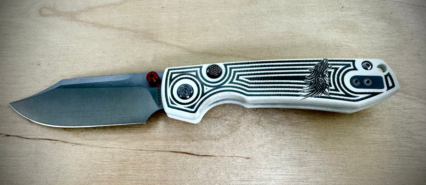 Vosteed - Raccoon - White G10 - Tribal Wolf - Length 7 1/2 In
