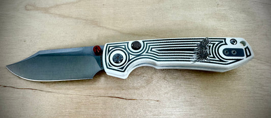 Vosteed - Raccoon - White G10 - Tribal Wolf - Length 7 1/2 In